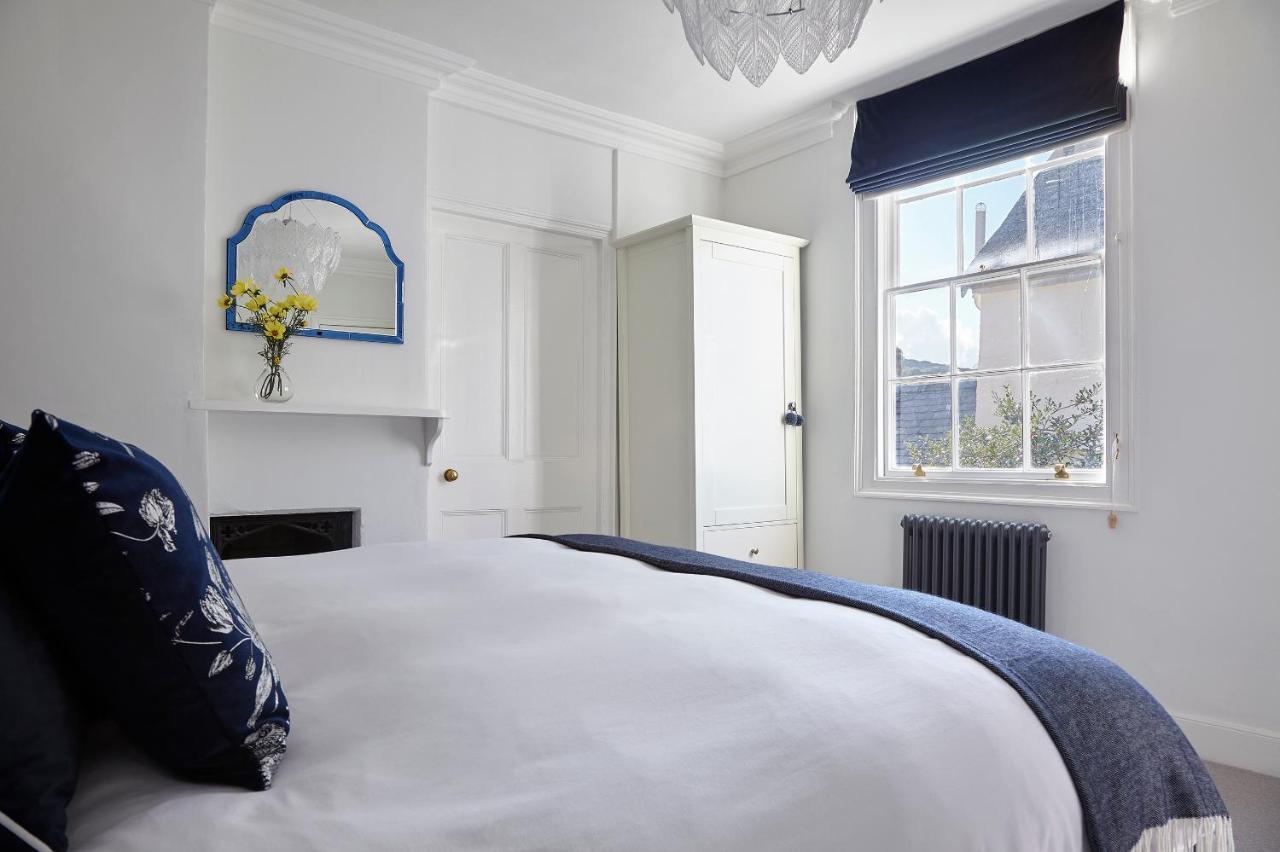 Lorna House * Totnes