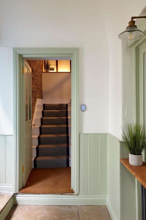 Lorna House * Totnes
